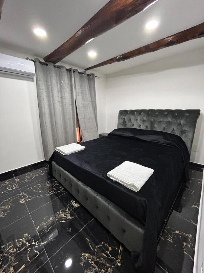 نابولي Giovanni Luxury Suites المظهر الخارجي الصورة