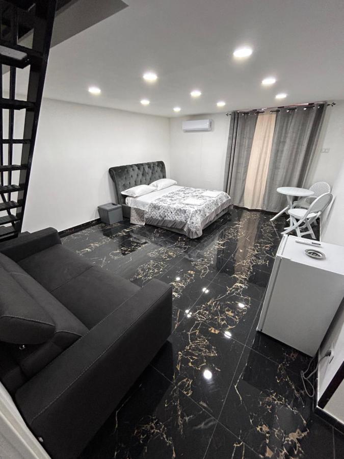 نابولي Giovanni Luxury Suites المظهر الخارجي الصورة