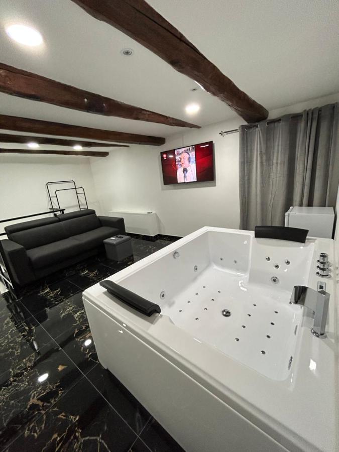 نابولي Giovanni Luxury Suites المظهر الخارجي الصورة