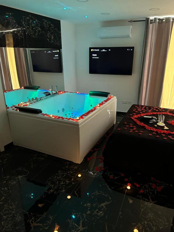 نابولي Giovanni Luxury Suites المظهر الخارجي الصورة