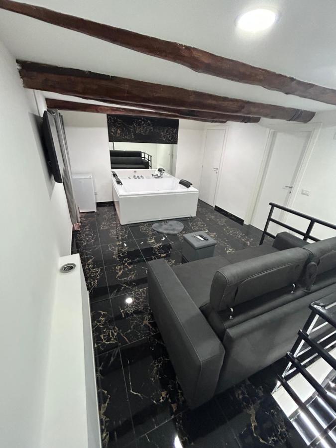 نابولي Giovanni Luxury Suites المظهر الخارجي الصورة