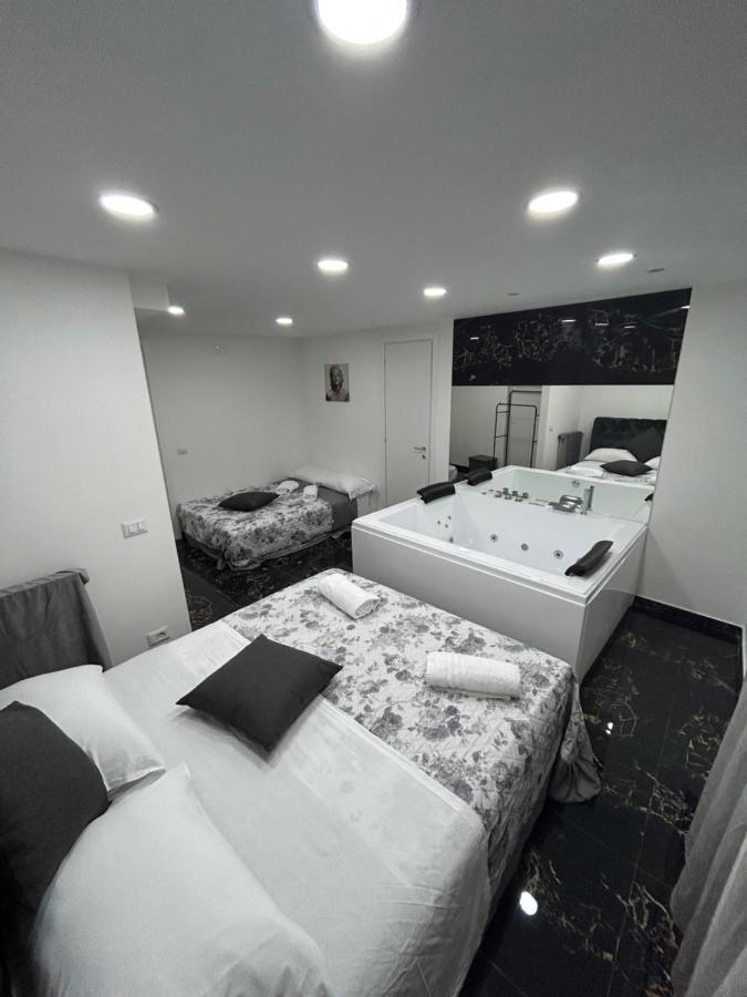 نابولي Giovanni Luxury Suites المظهر الخارجي الصورة