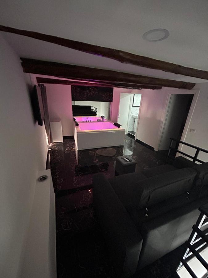 نابولي Giovanni Luxury Suites المظهر الخارجي الصورة