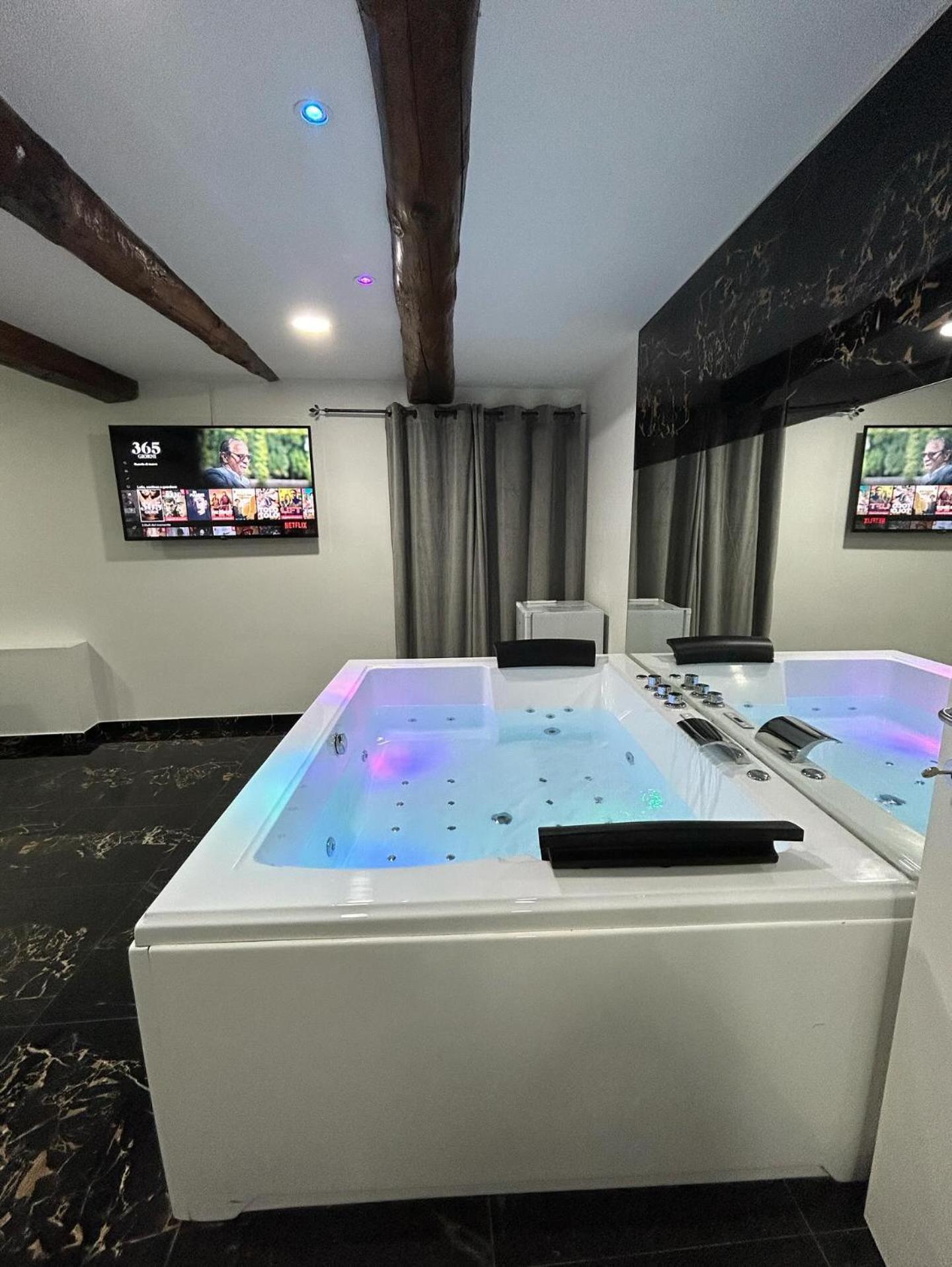 نابولي Giovanni Luxury Suites المظهر الخارجي الصورة