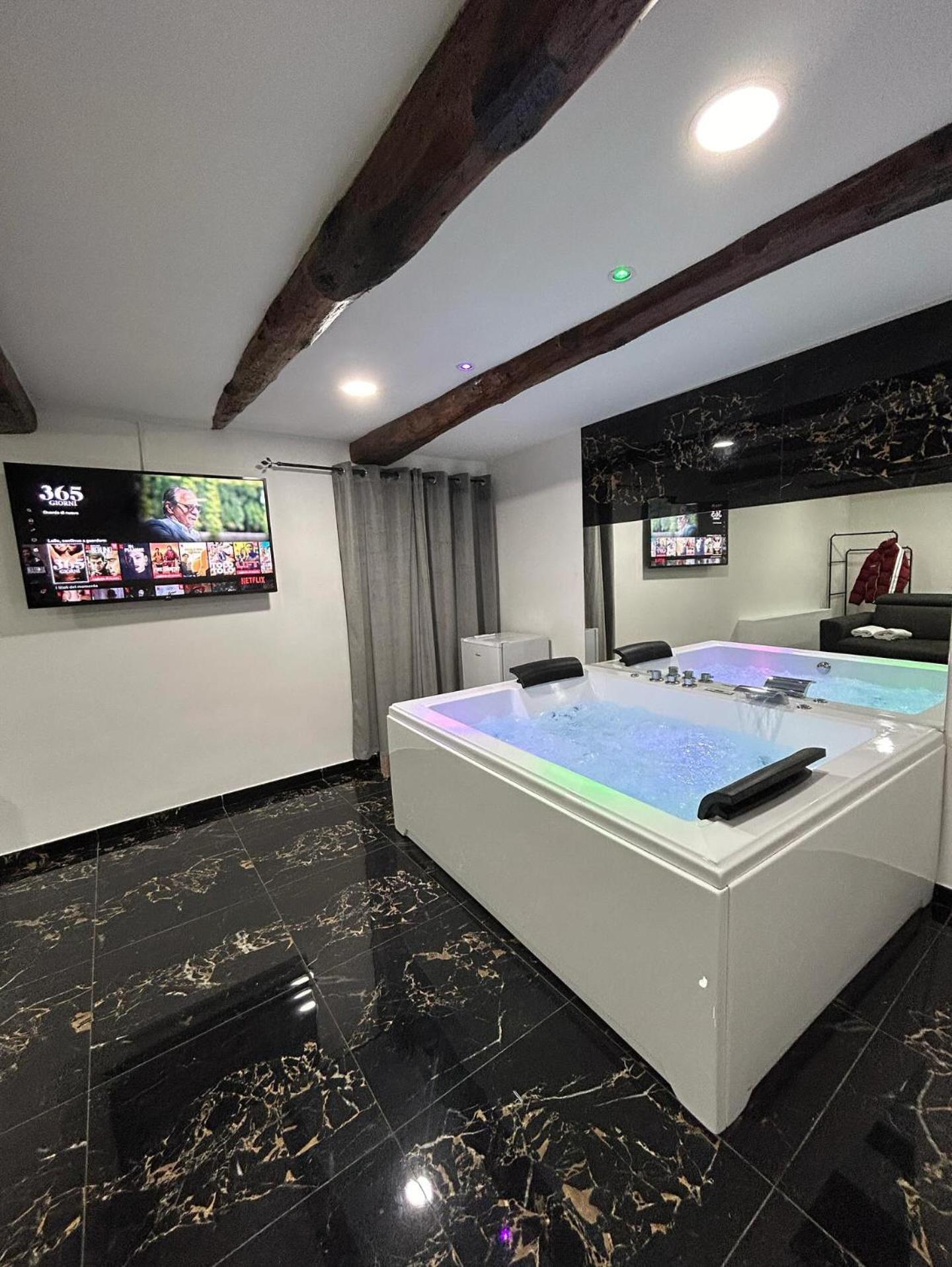نابولي Giovanni Luxury Suites المظهر الخارجي الصورة